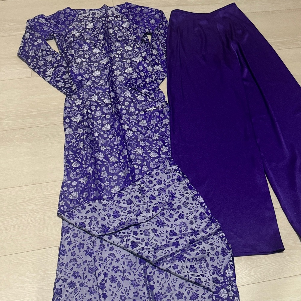 Purple White Floral Ao Dai Top And Pants Set of 2 - Picture 3 of 9